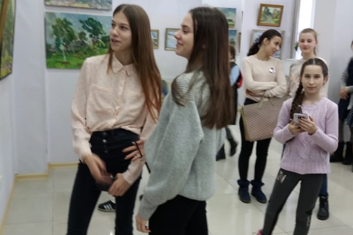 Учащиеся нашей школы  посетили персональную выставку Н.М. Тимофеева &quot;Край глазами художника&quot;.